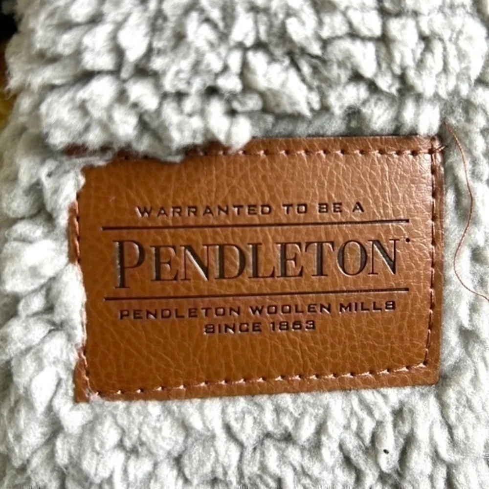Pendleton gray cream